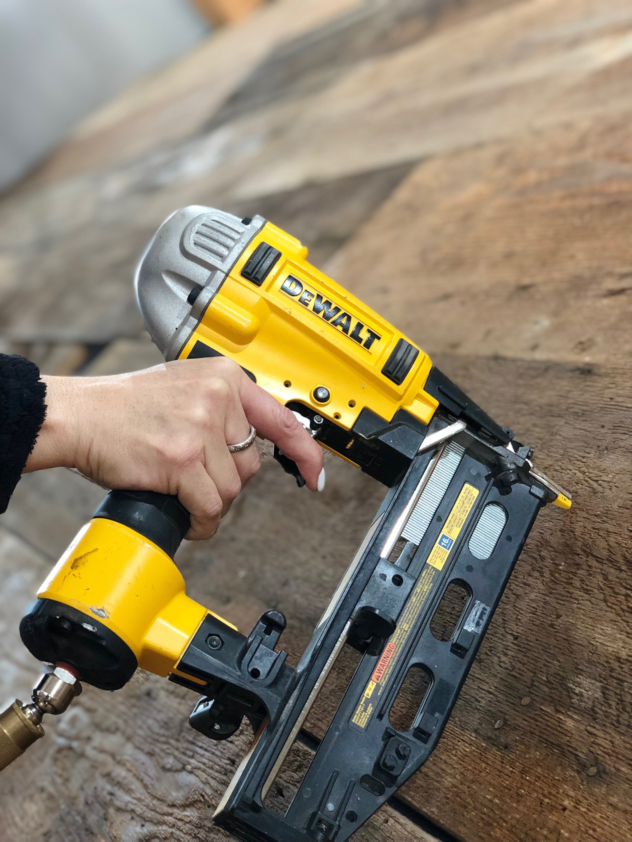 Finish Nailers Dewalt D51257k DEWALT 16-Gauge 1-inch To 1/2-inch - Main Image