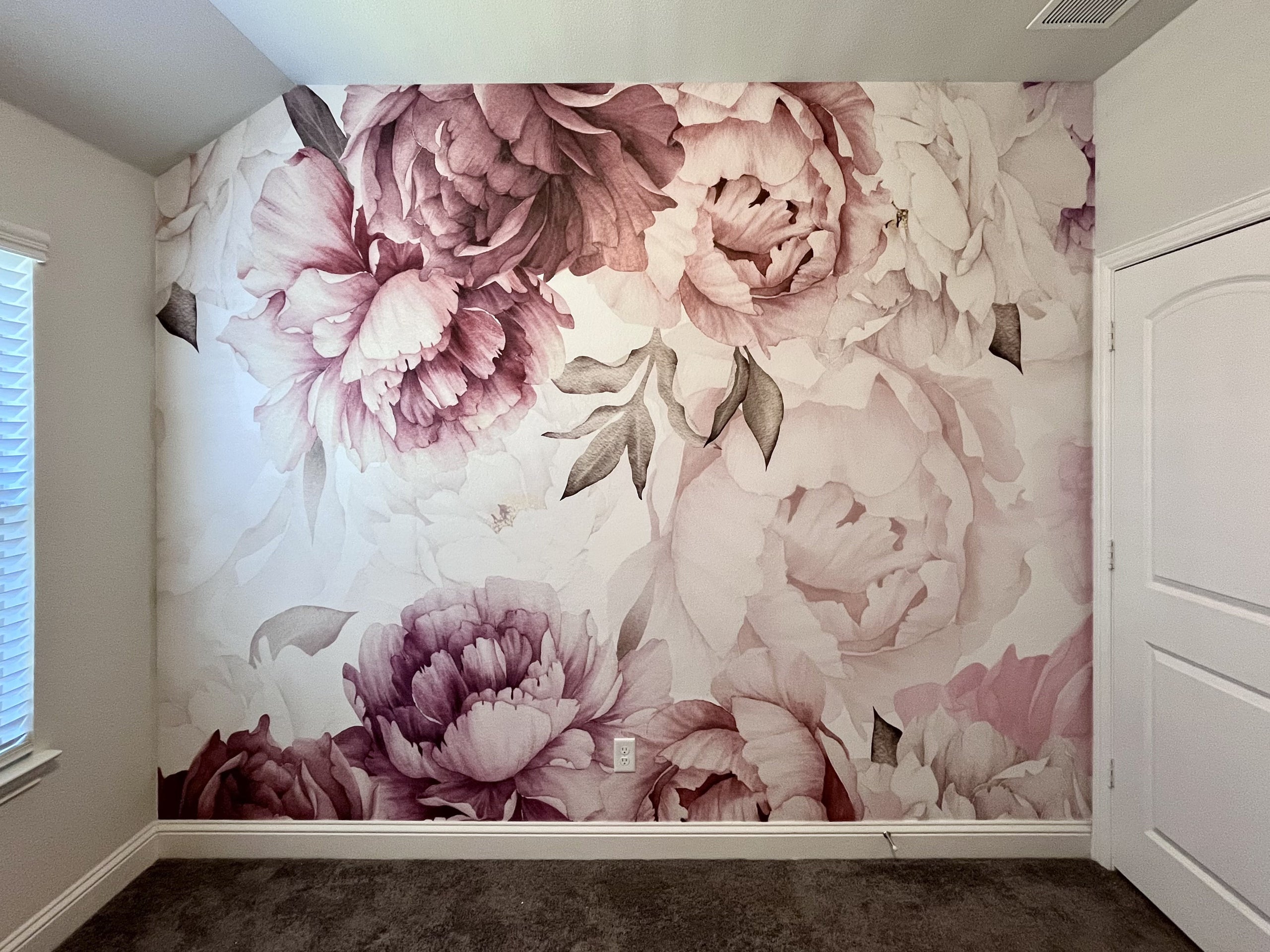 Big Floral Wallcovering